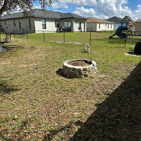 Quiet Room In A Family Home Lehigh Acres Exterior foto