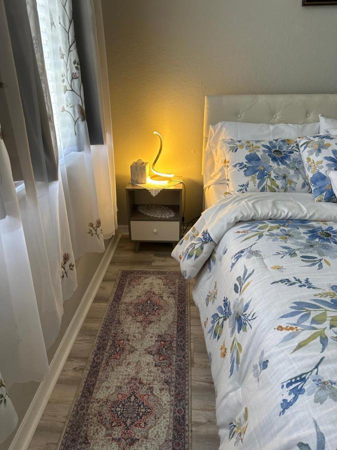 Quiet Room In A Family Home Lehigh Acres Exterior foto
