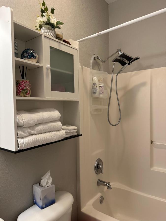 Quiet Room In A Family Home Lehigh Acres Exterior foto