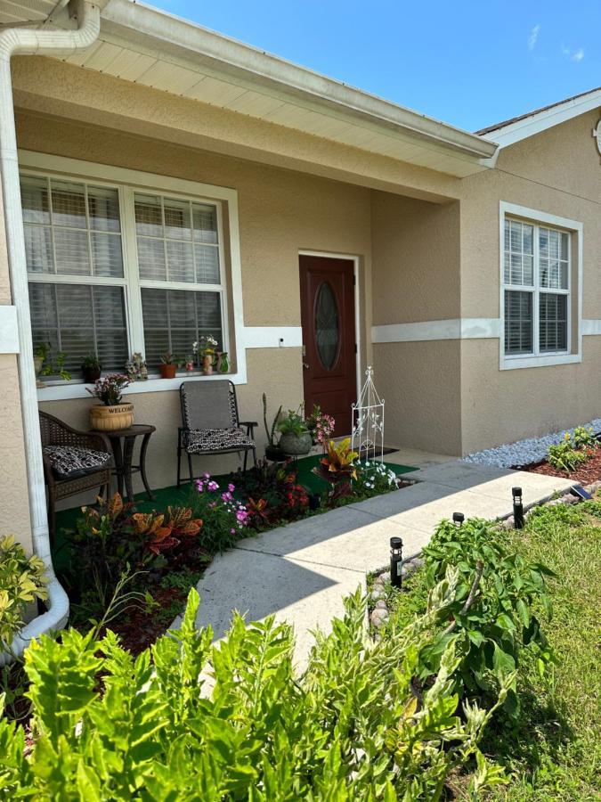 Quiet Room In A Family Home Lehigh Acres Exterior foto