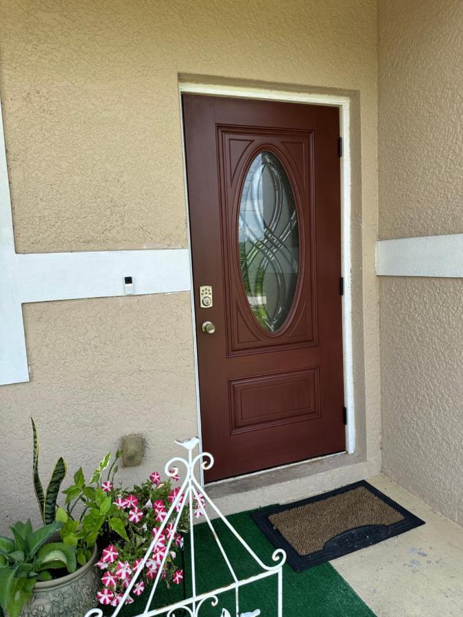 Quiet Room In A Family Home Lehigh Acres Exterior foto
