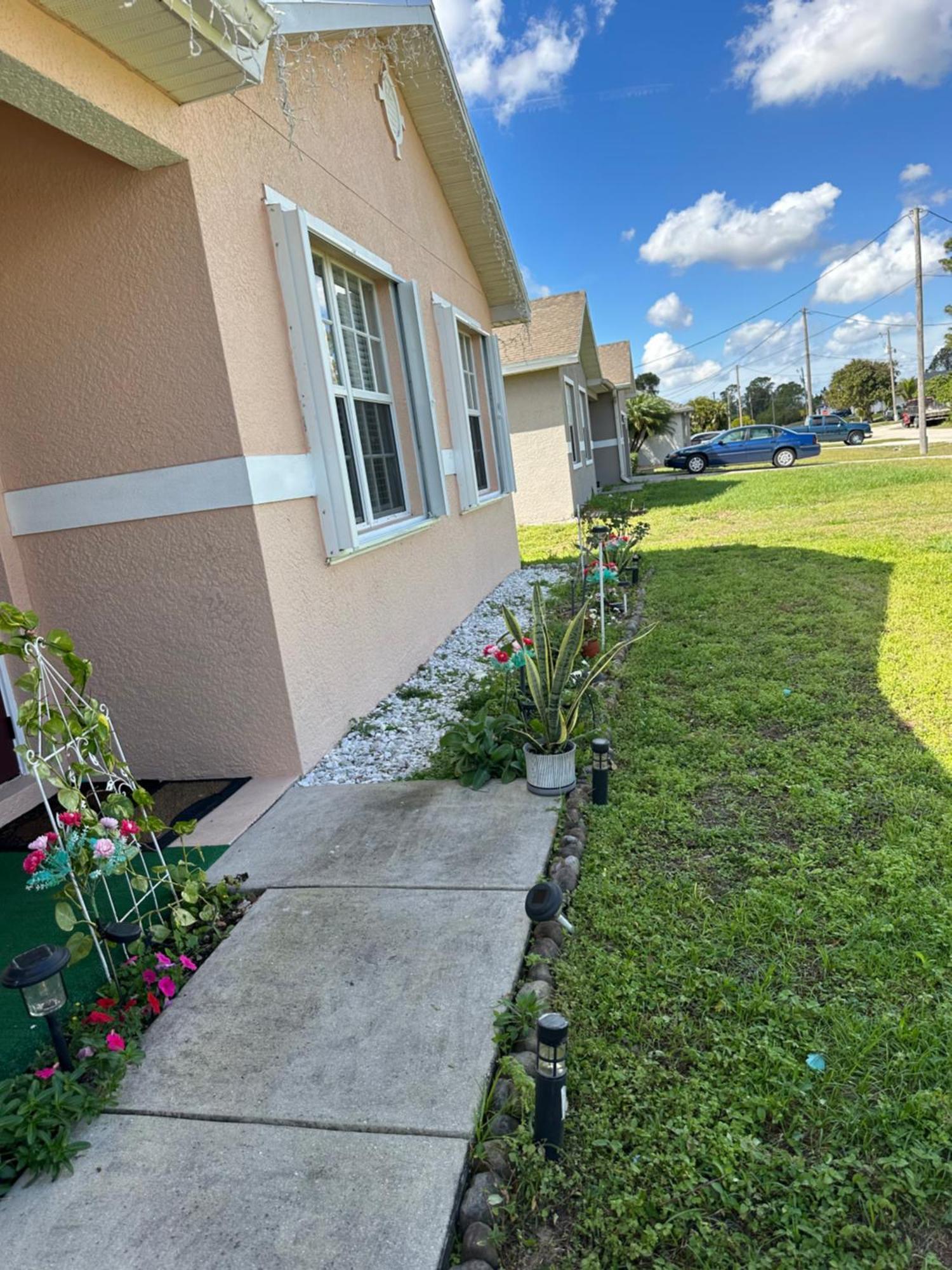 Quiet Room In A Family Home Lehigh Acres Exterior foto